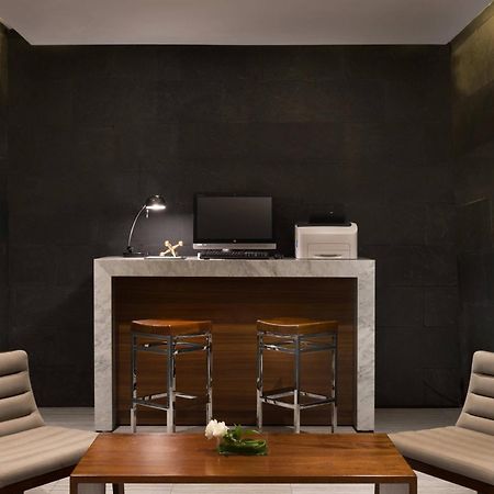 Four Points By Sheraton Jakarta Thamrin Экстерьер фото
