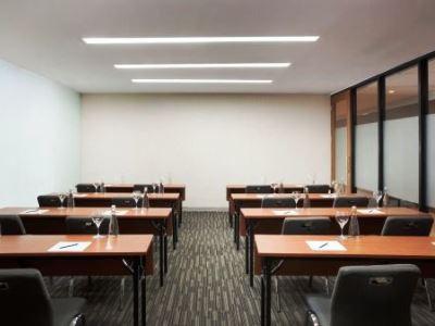 Four Points By Sheraton Jakarta Thamrin Экстерьер фото